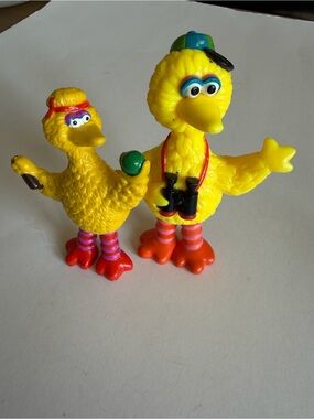 Vintage Sesame Street Big Bird PVC Figures Binoculars Hat Ball Set of 2 Yellow